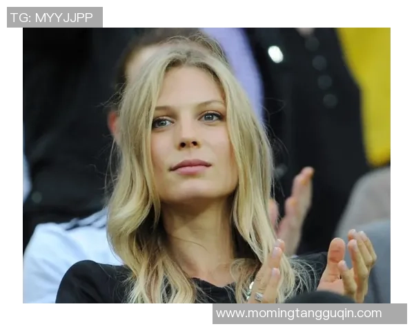 外国足球明星的女友们：她们的魅力与生活揭秘